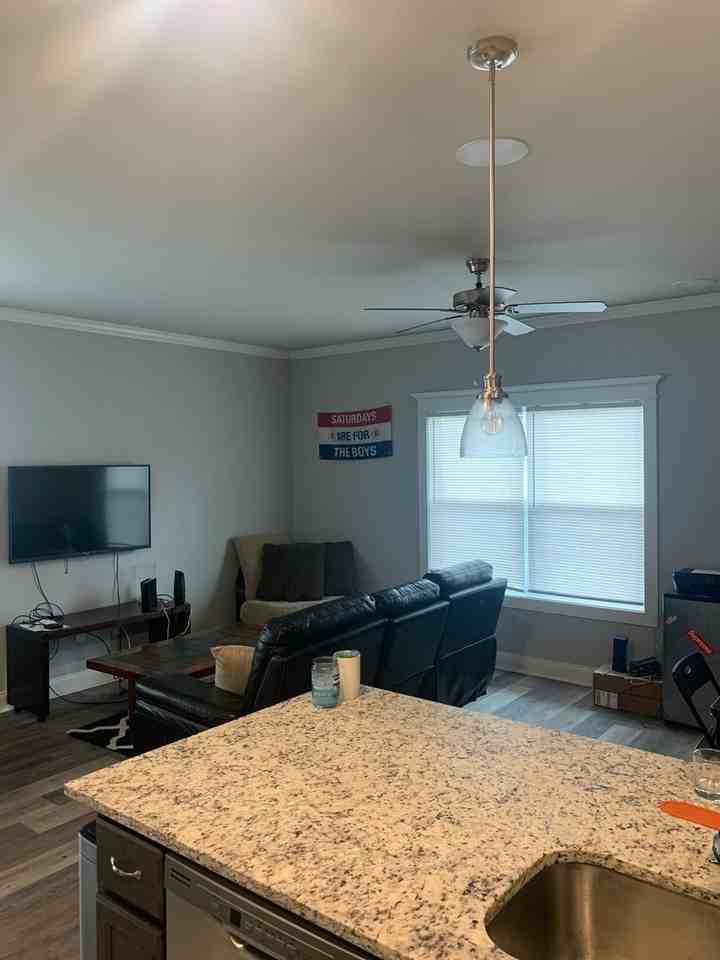 190 Marlin St - Photo 5 of 29