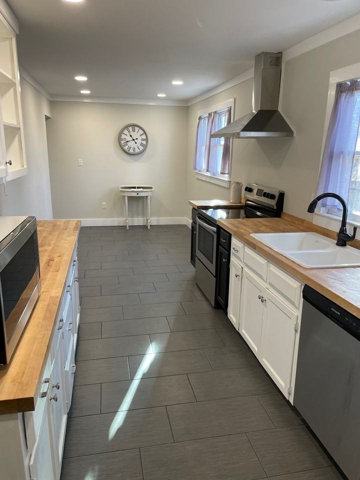 2188 S Lumpkin St - Photo 4 of 17