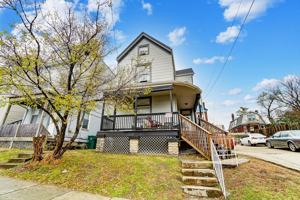 featured image of 2330 Rohs St