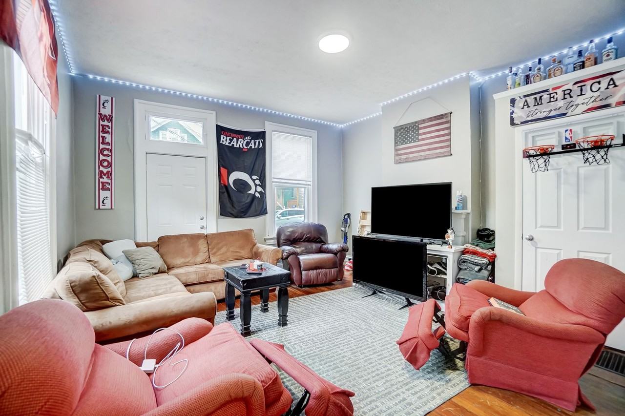 2312 Stratford Avenue - Photo 3 of 24