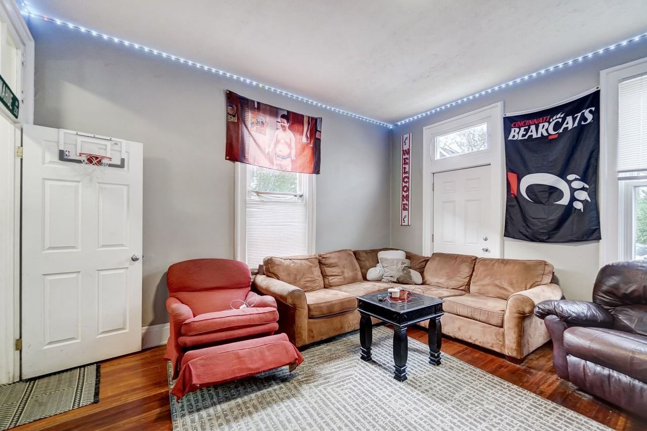 2312 Stratford Avenue - Photo 4 of 24