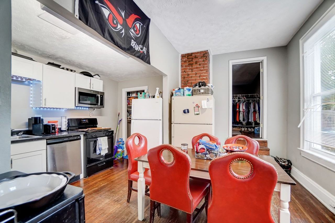 2312 Stratford Avenue - Photo 5 of 24