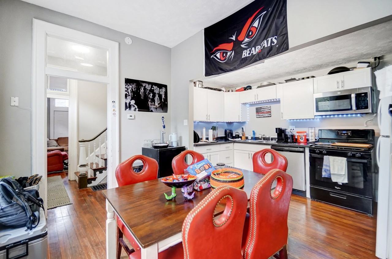 2312 Stratford Avenue - Photo 6 of 24