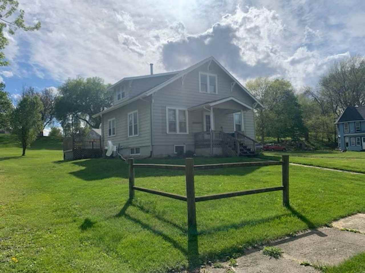 1315 Pearl St - Photo 2 of 22