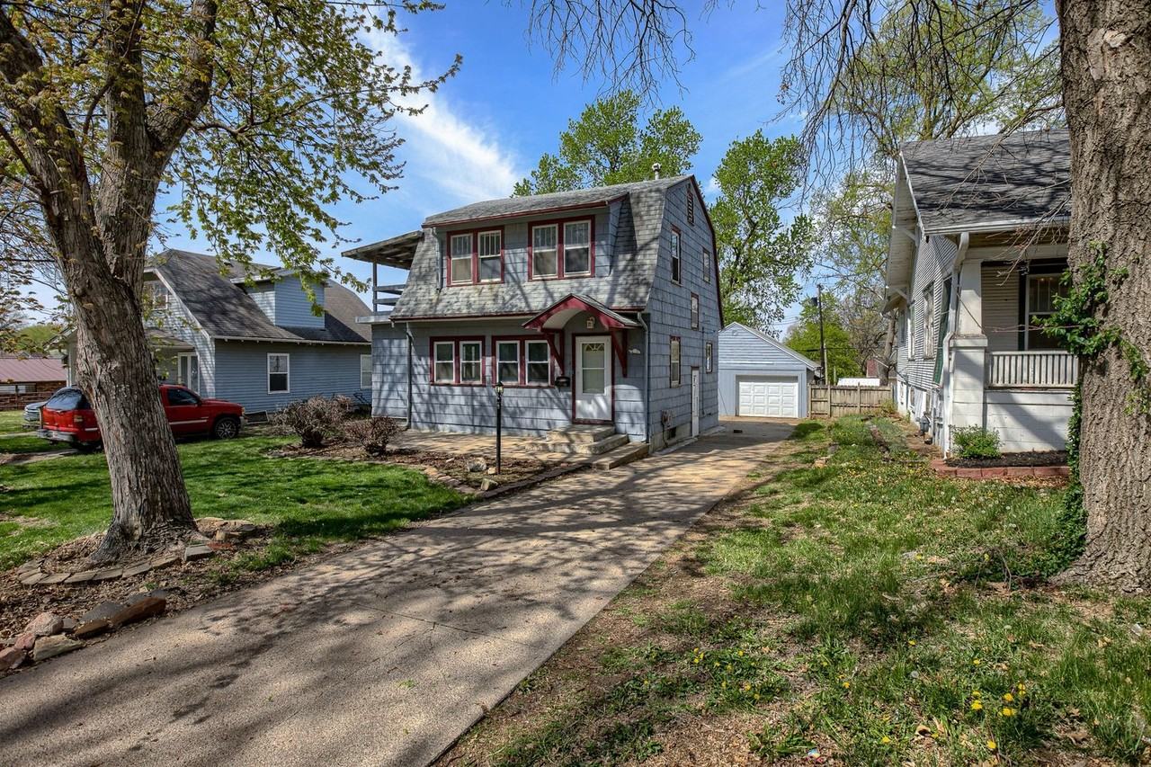 1215 N 10th St - Photo 3 of 25