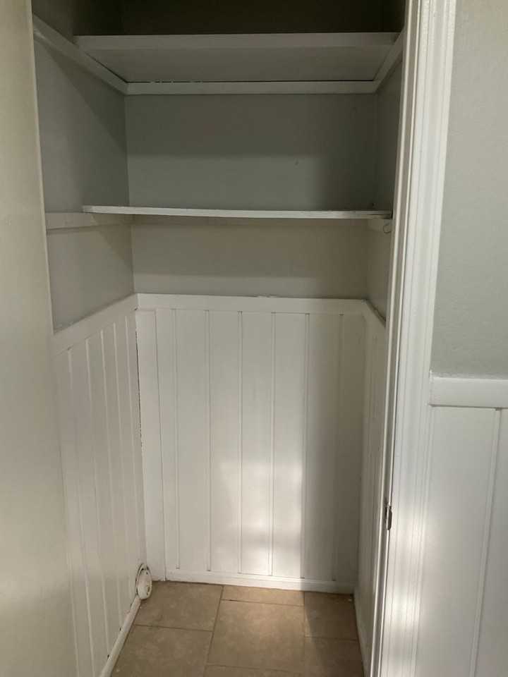 303 W Kittyhawk Dr - Photo 4 of 10