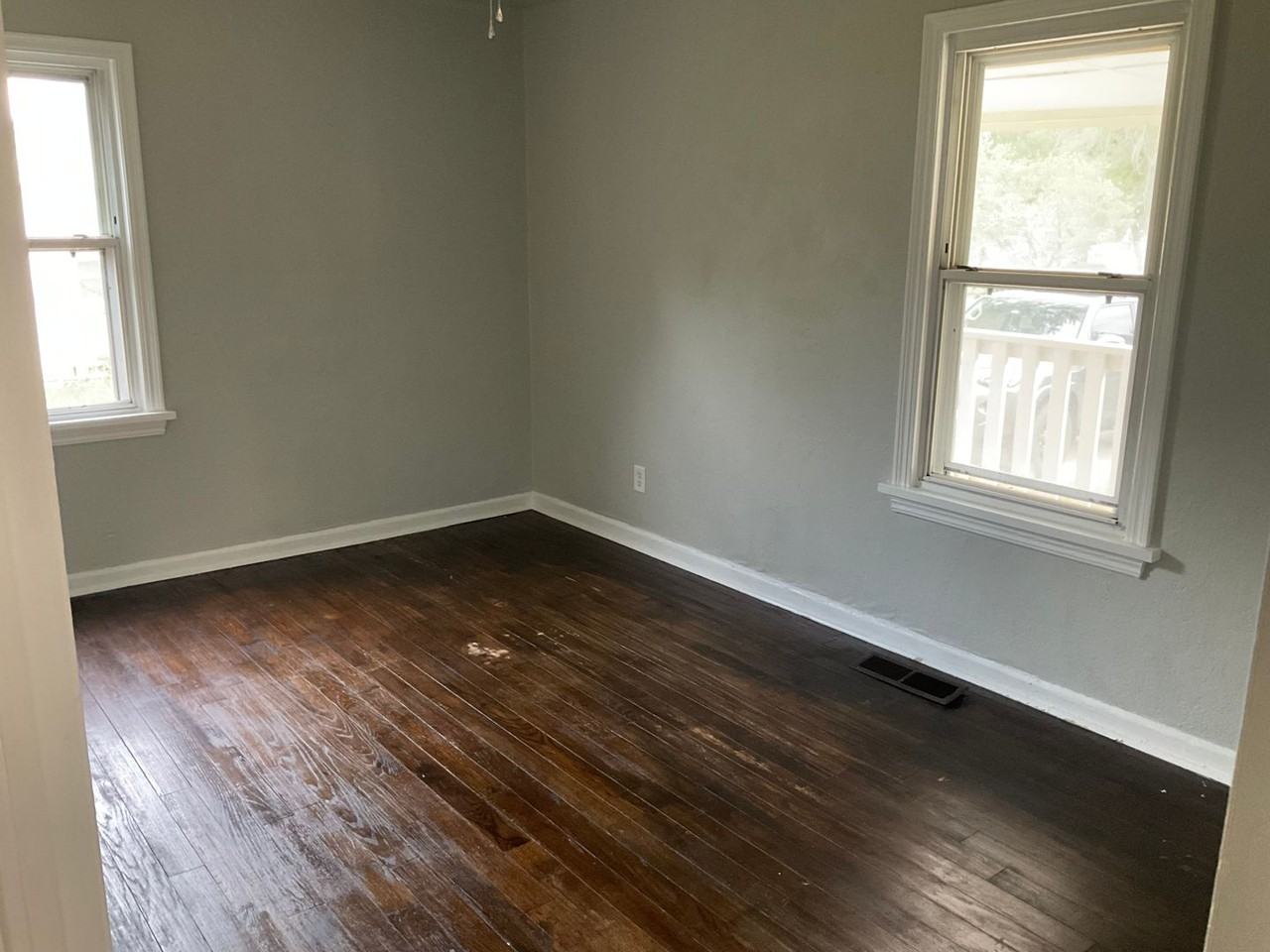 303 W Kittyhawk Dr - Photo 5 of 10