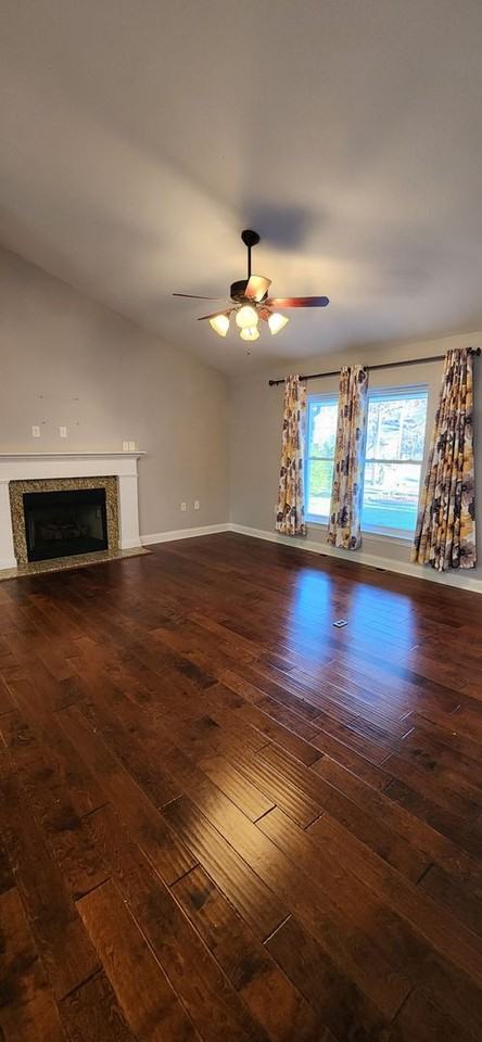 114 Camelot Ln - Photo 5 of 14