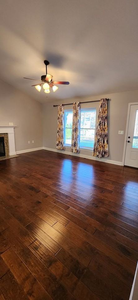 114 Camelot Ln - Photo 6 of 14