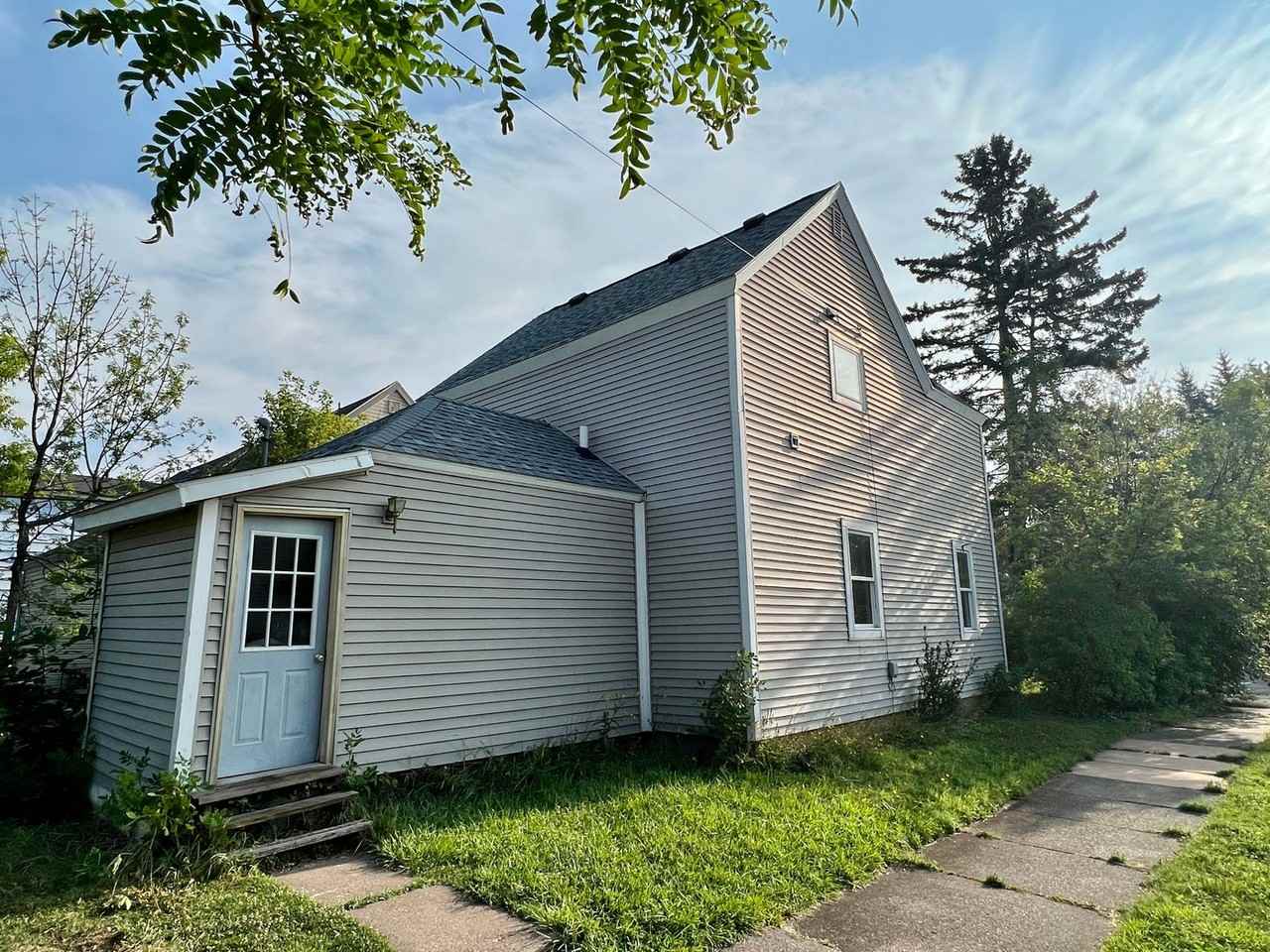 1227 Grand Ave - Photo 2 of 35