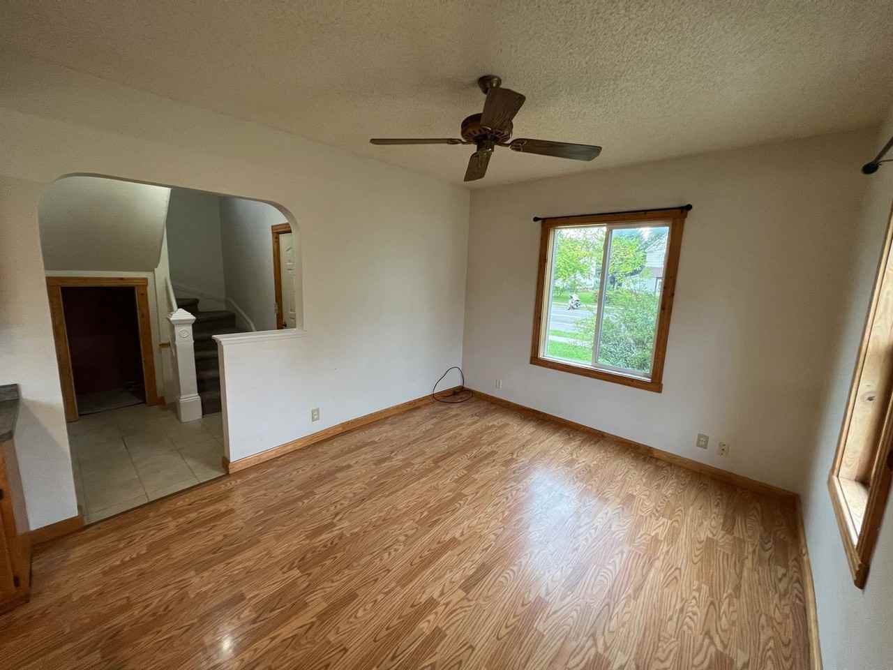 1227 Grand Ave - Photo 4 of 35