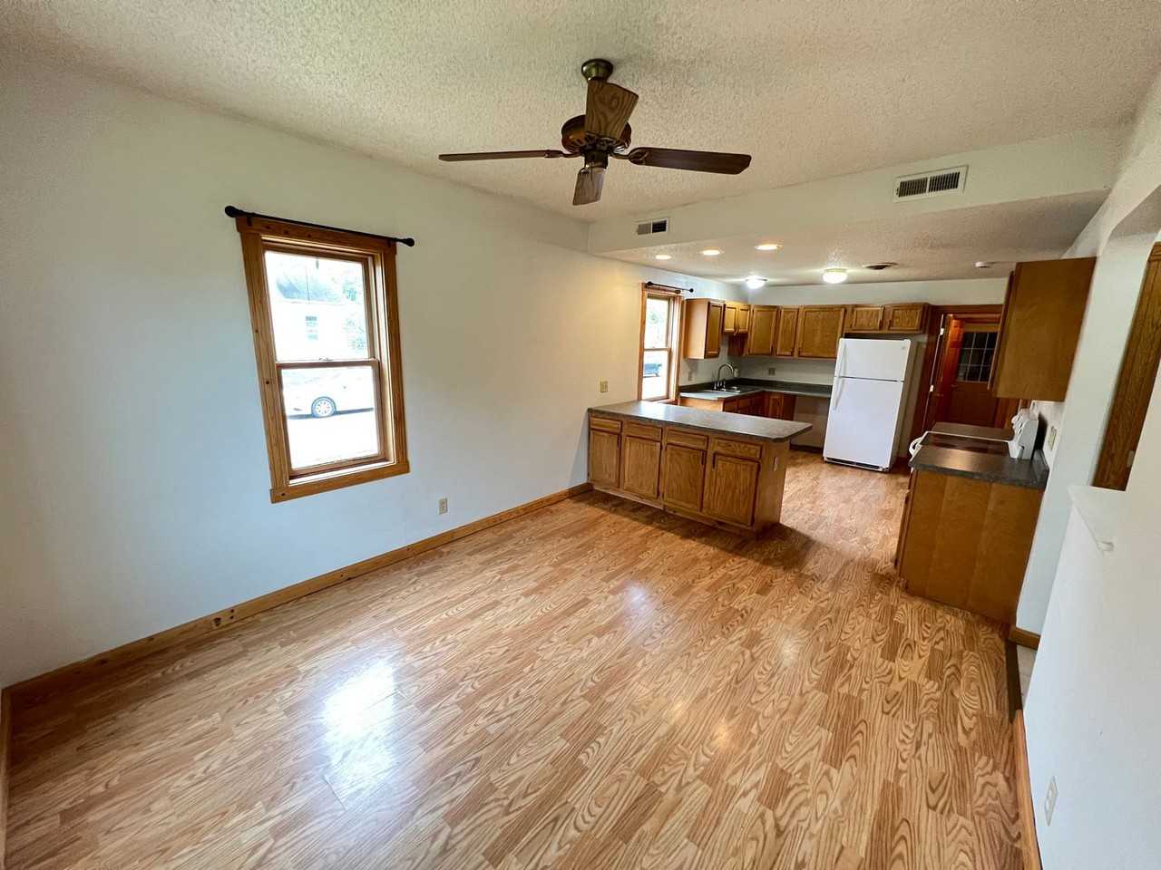 1227 Grand Ave - Photo 6 of 35