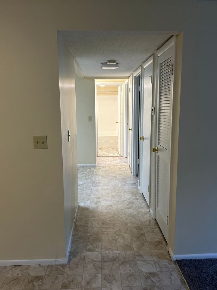 9-11 9-11 ALUMNI AVE/331 HOPE ST. - Photo 3 of 26