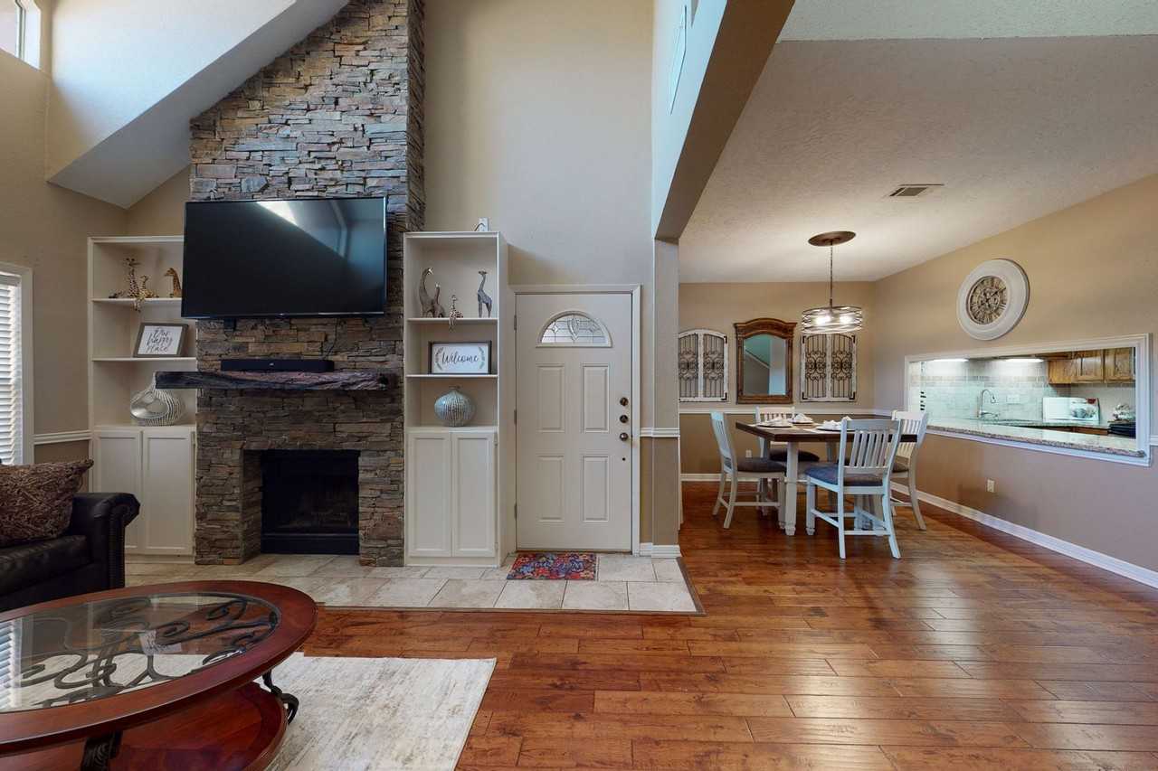 3122 Camelot Dr #13 - Photo 3 of 28