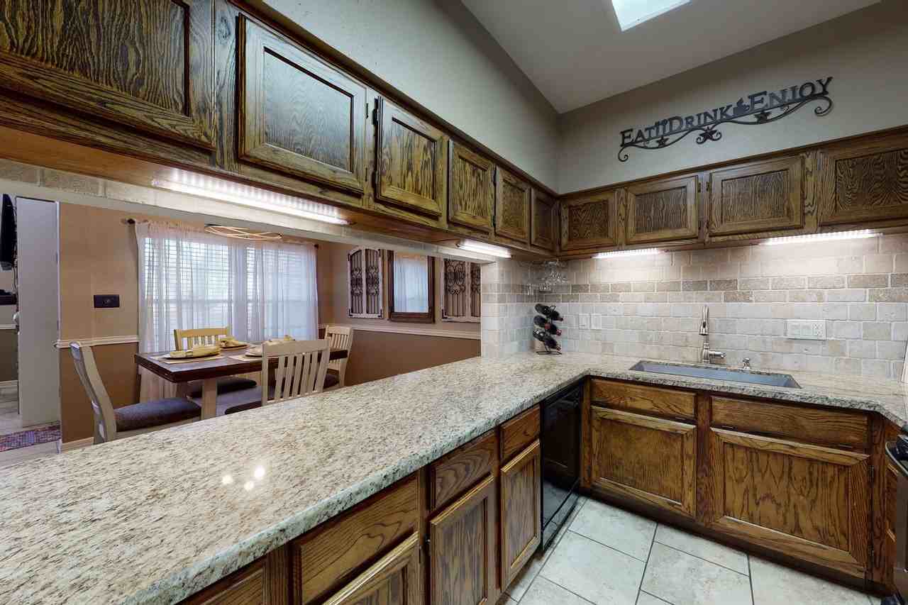 3122 Camelot Dr #13 - Photo 6 of 28