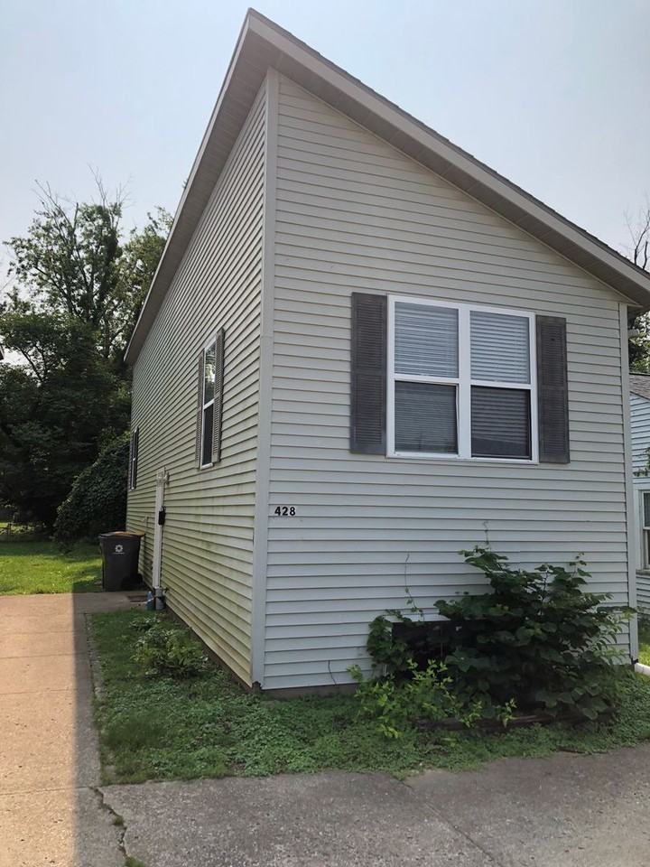 428 N Jefferson St - Photo 2 of 5