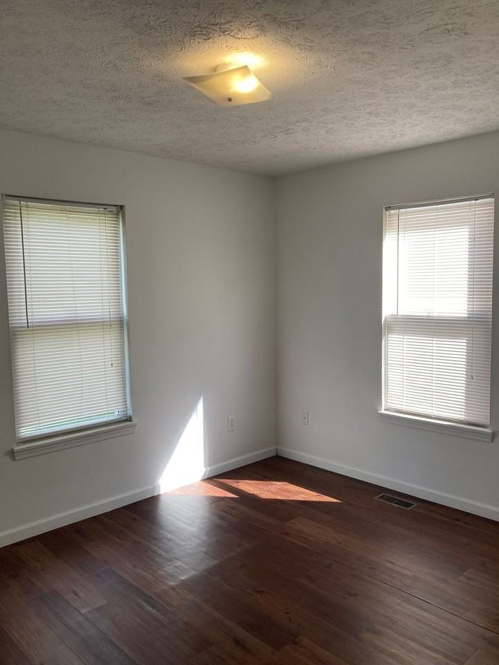 428 N Jefferson St - Photo 4 of 5