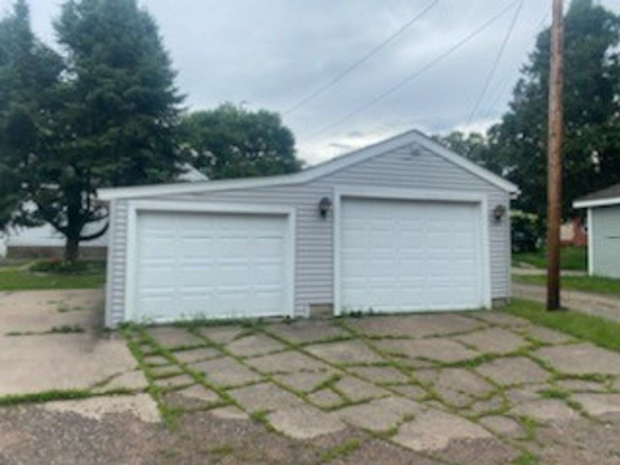 430 Central Ave S - Photo 2 of 15