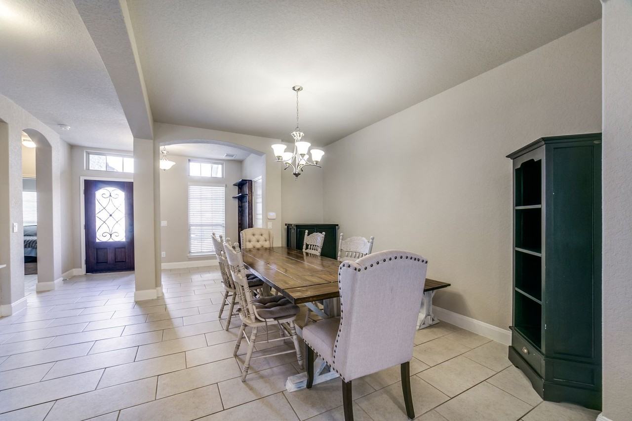 8916 Monument Parke - Photo 5 of 25