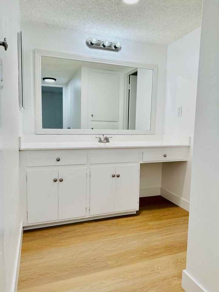 Bever Place - Photo 5 of 29