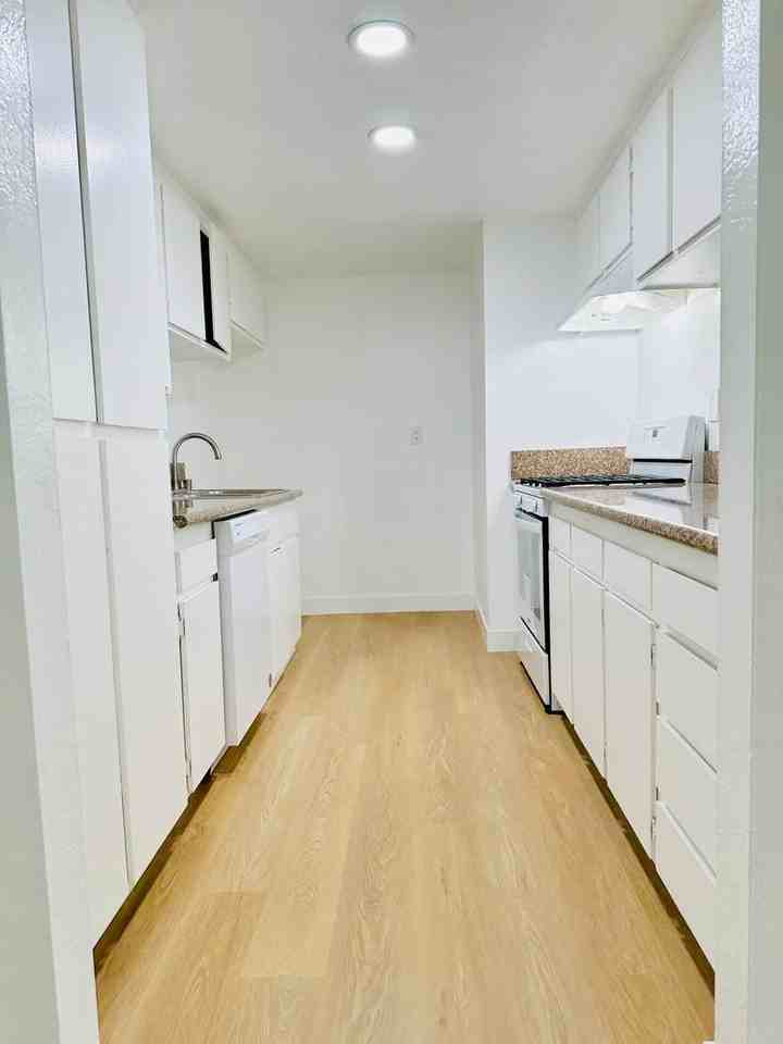 Bever Place - Photo 6 of 29