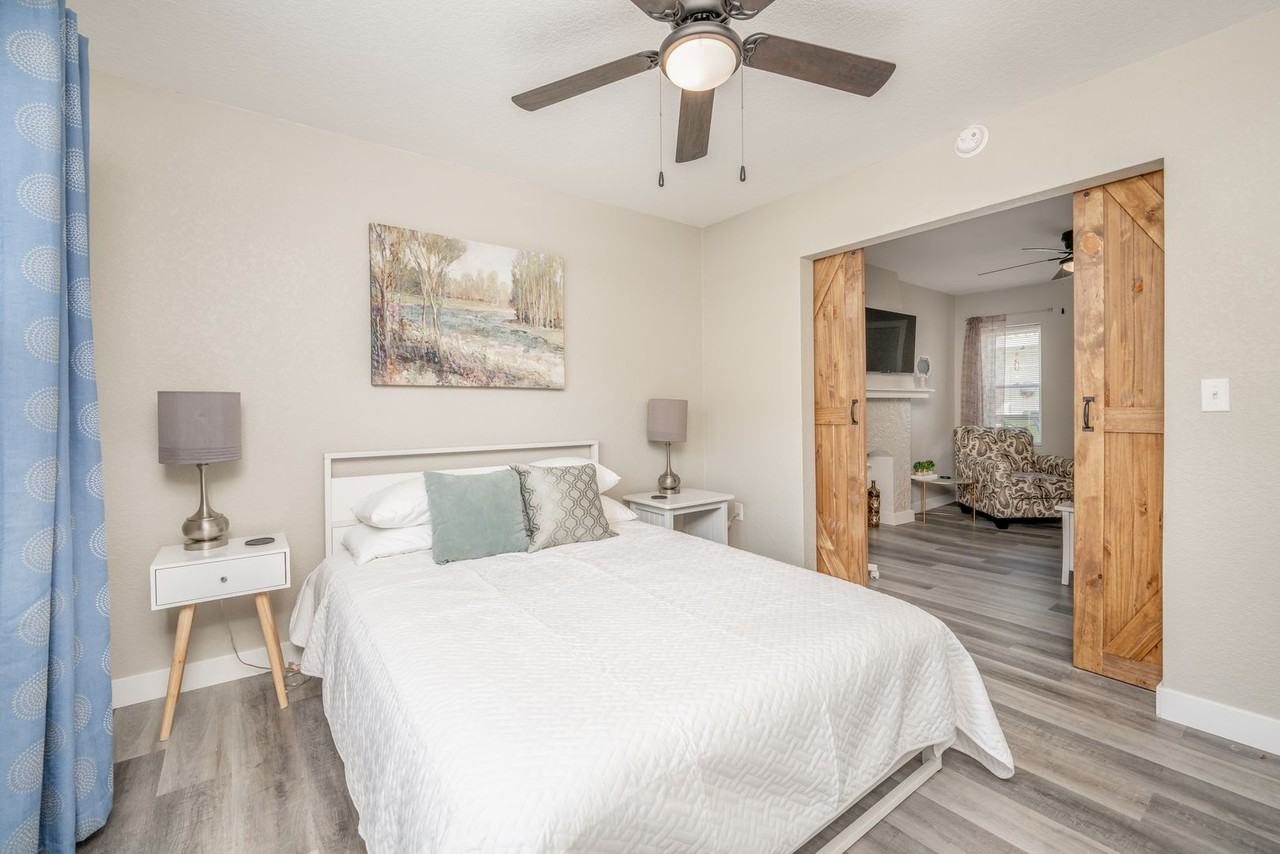 304 S Hydraulic St Fourplex - Photo 3 of 6