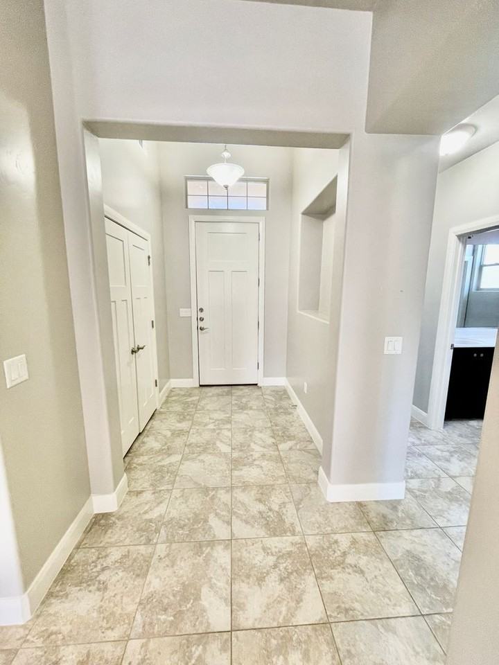 760 N 2840 W - Photo 5 of 46