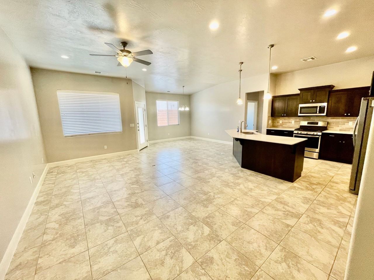 760 N 2840 W - Photo 7 of 46