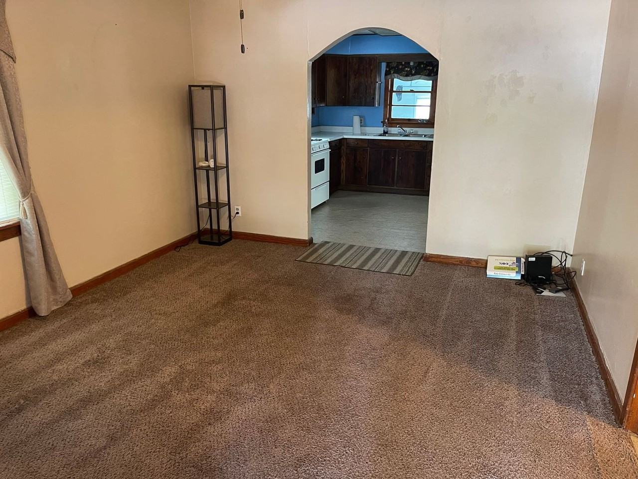 120 N Kansas Ave - Photo 3 of 11