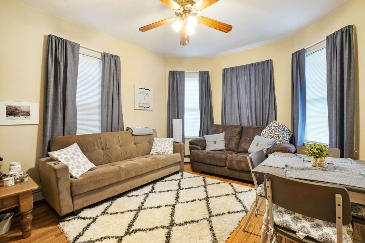 74 Calumet St - Photo 2 of 12