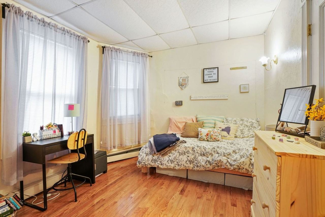 74 Calumet St - Photo 3 of 12