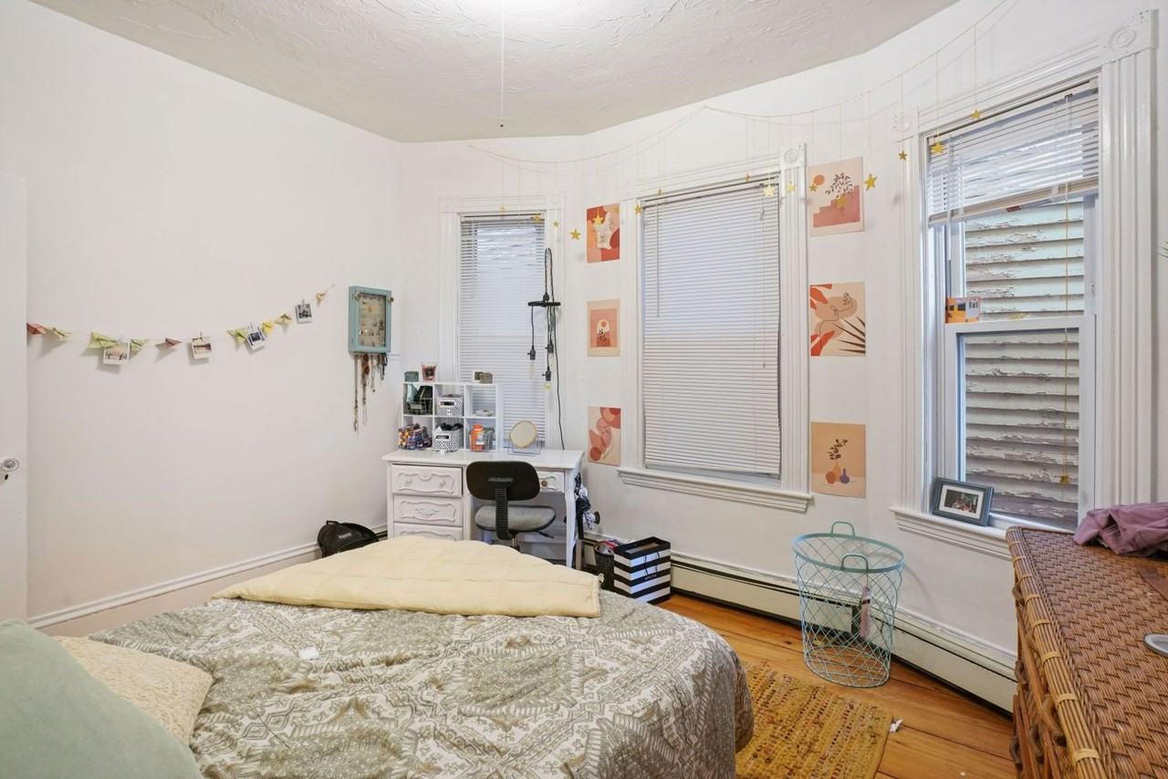 74 Calumet St - Photo 4 of 12