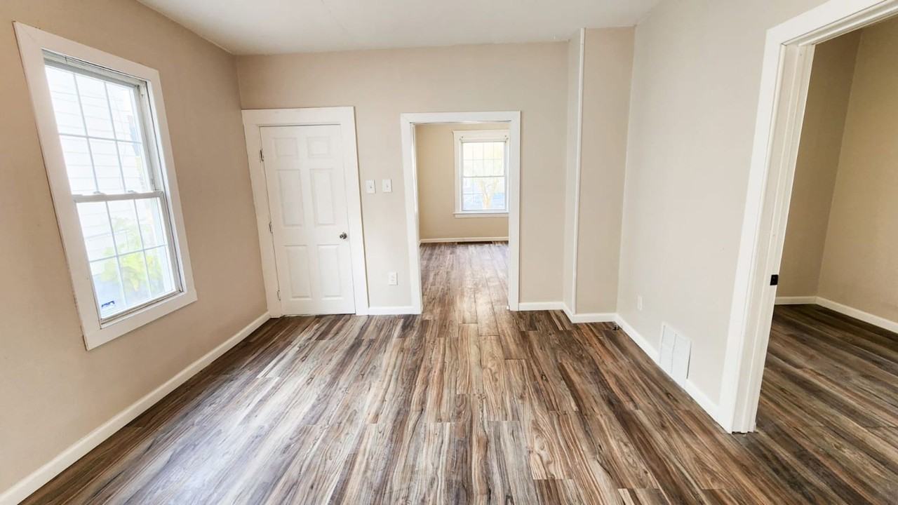 3353 W 32nd St - Photo 2 of 25