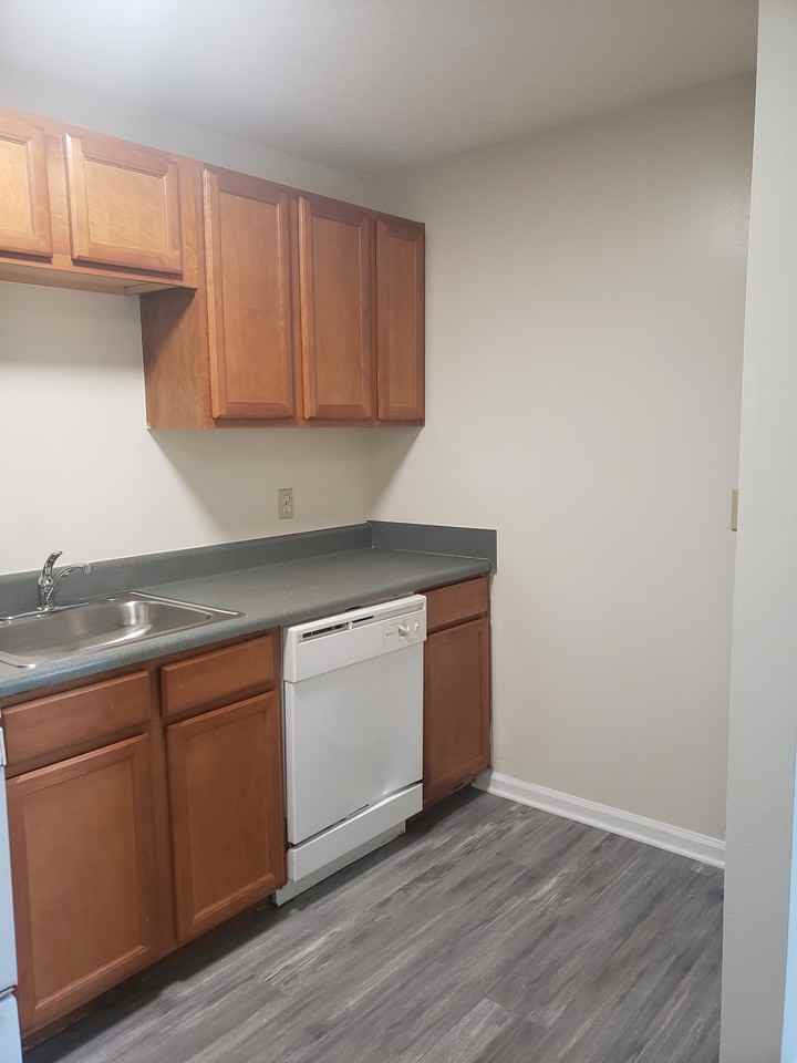 James River Commons 410 - Photo 3 of 9