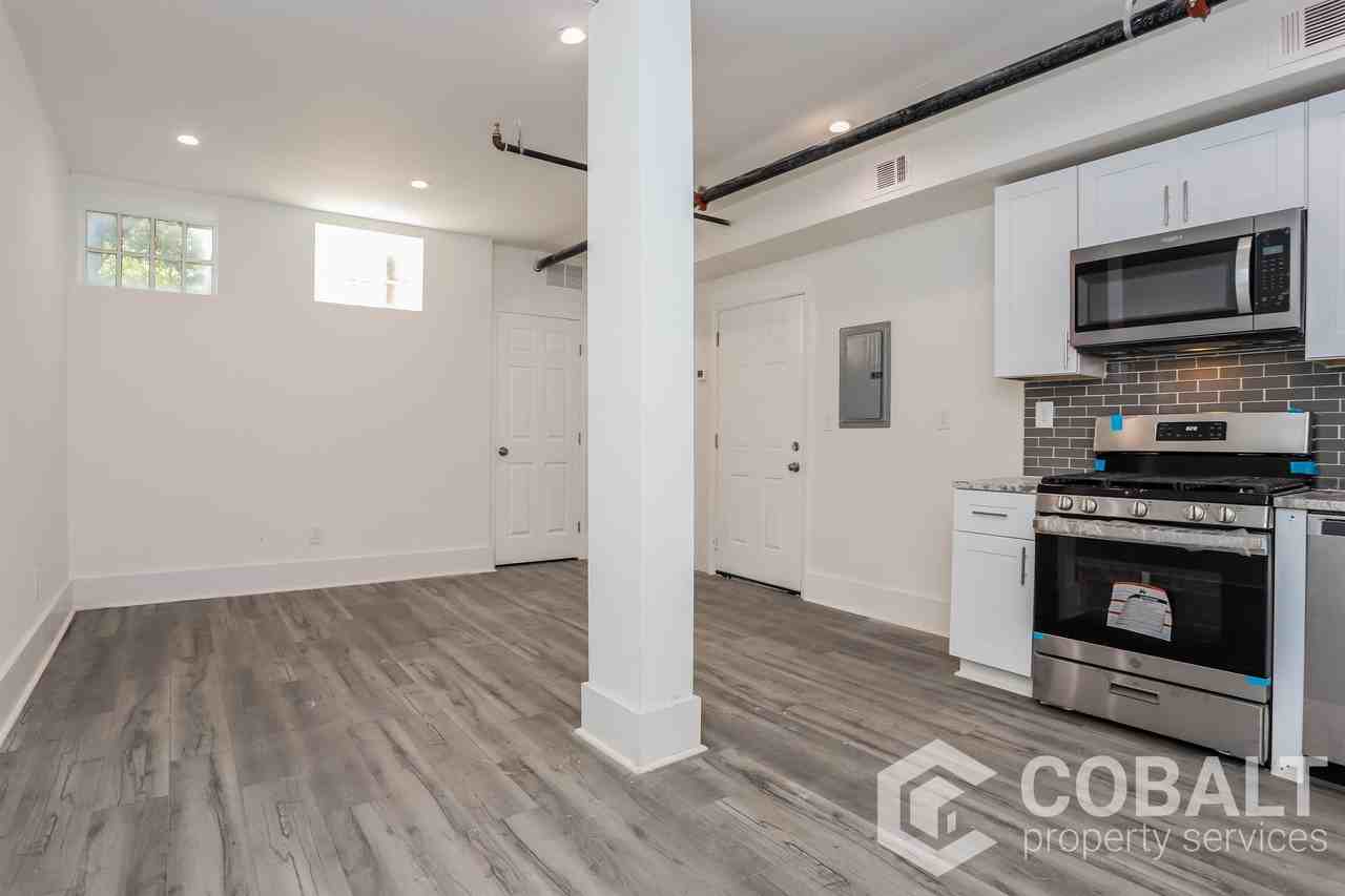 678 Moreland Avenue Northeast - Photo 2 of 40