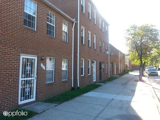 1215 Ashland Ave - Photo 3 of 10