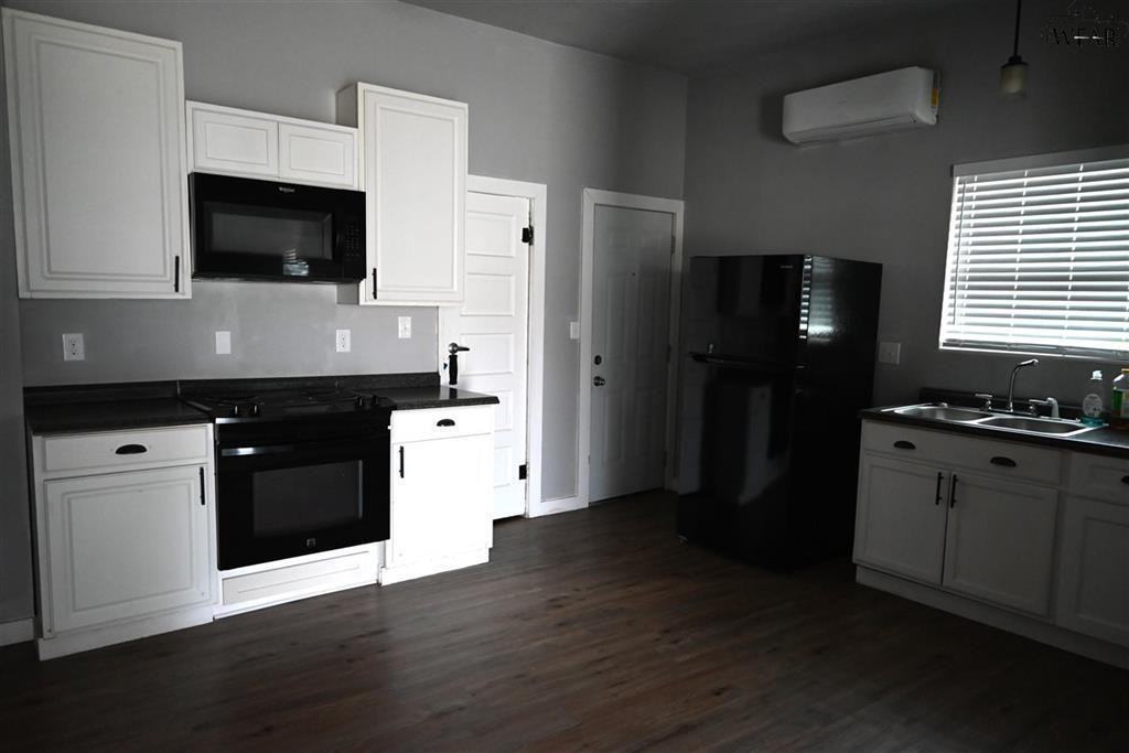 10th St 1908 Unit A - Photo 2 of 21