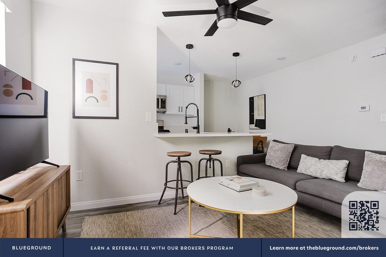 1945 Glendon Ave #1279 - Photo 5 of 21