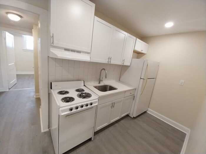 118 W B St #9 - Photo 2 of 12