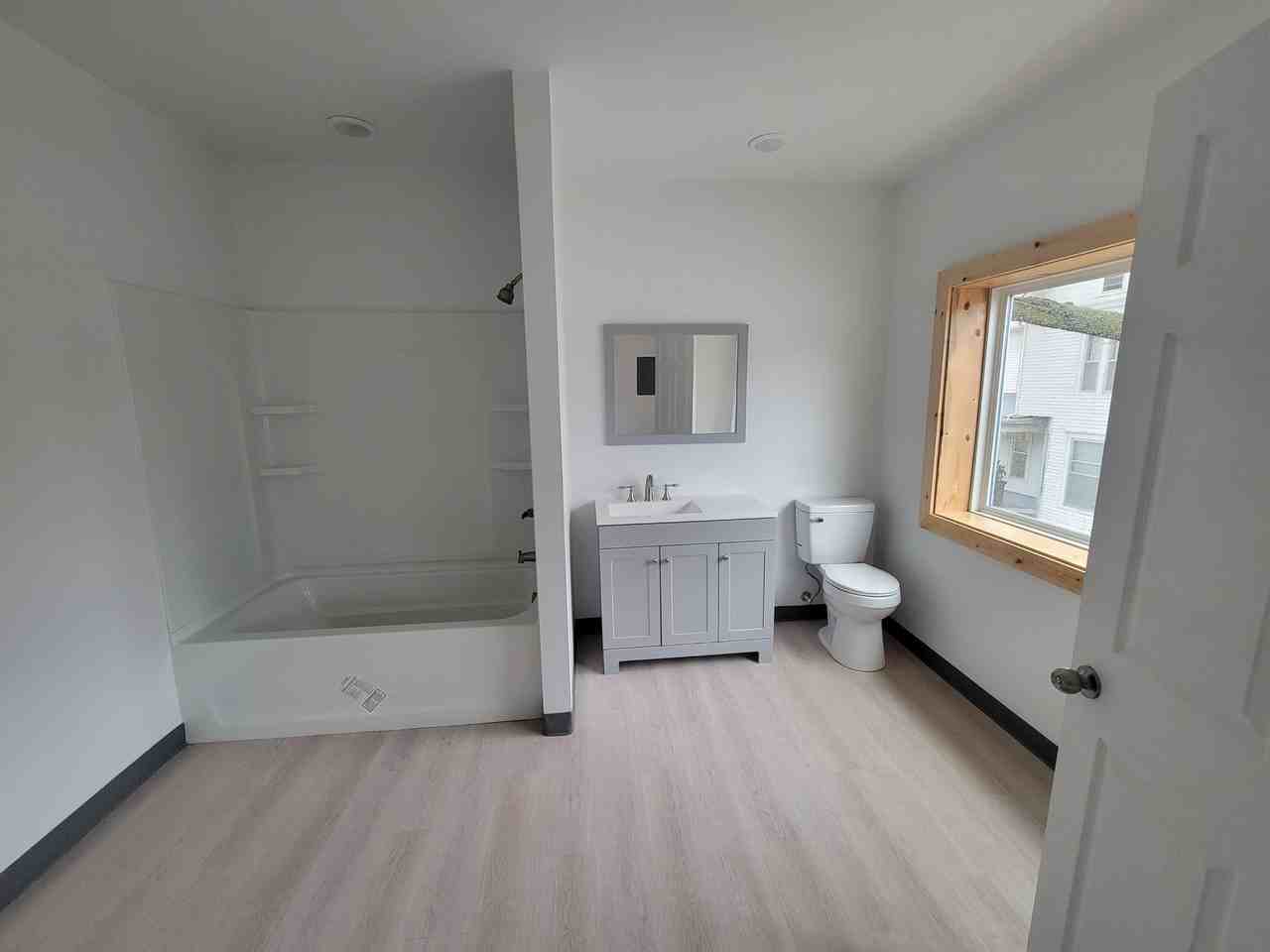 121 Ne 6th St #3 - Photo 3 of 11