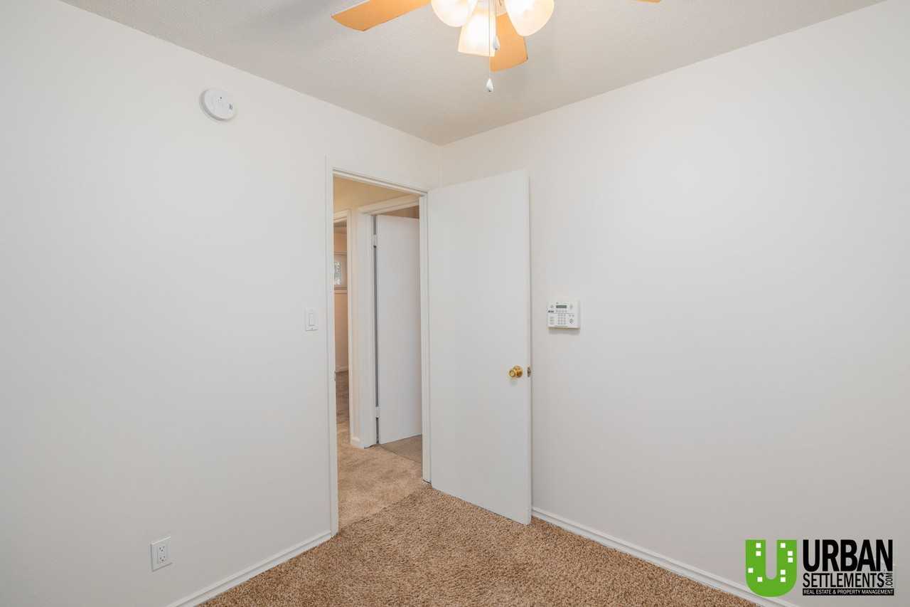6520 N Howard St #NA - Photo 6 of 29