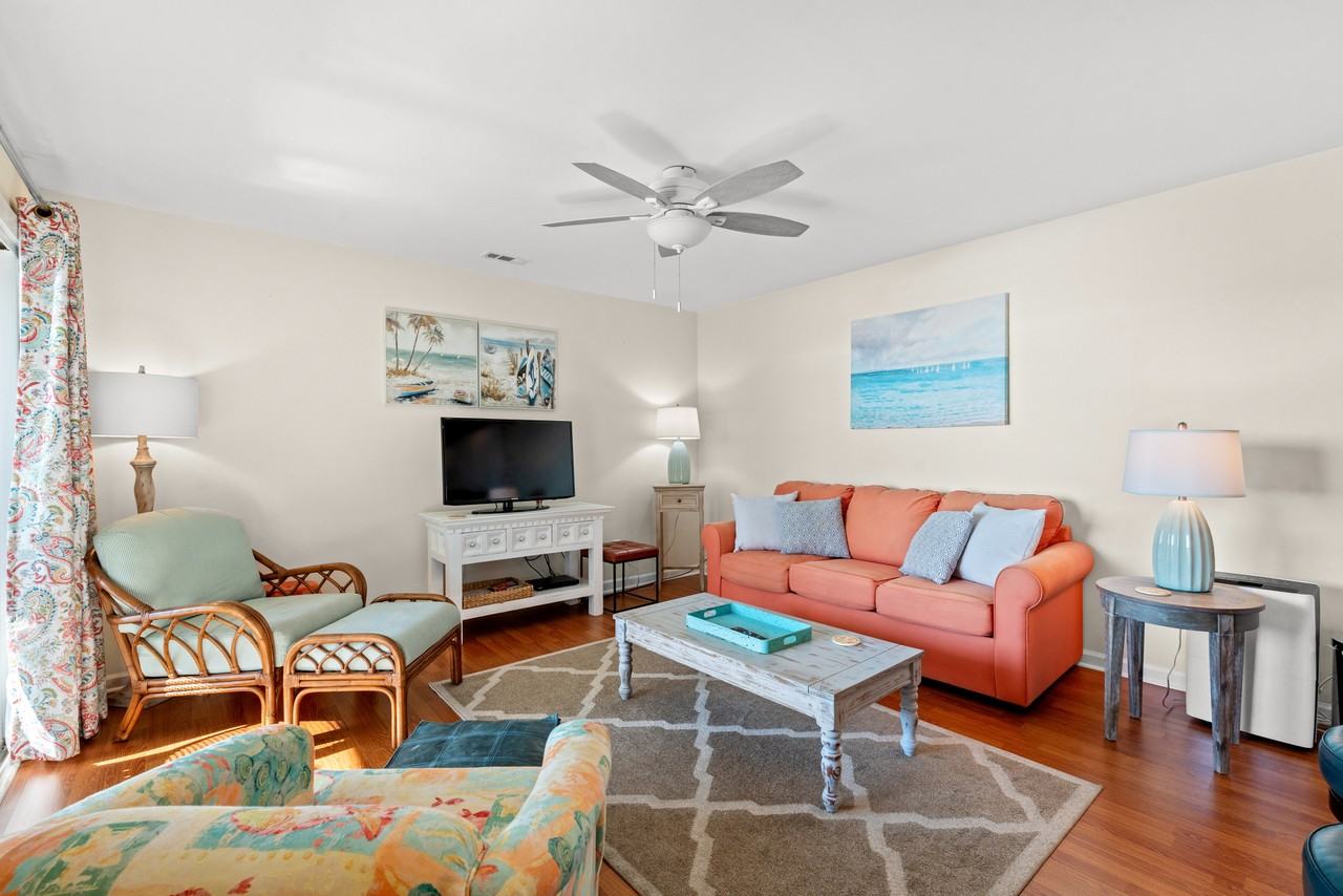 618 N Waccamaw Dr #B4 - Photo 6 of 25