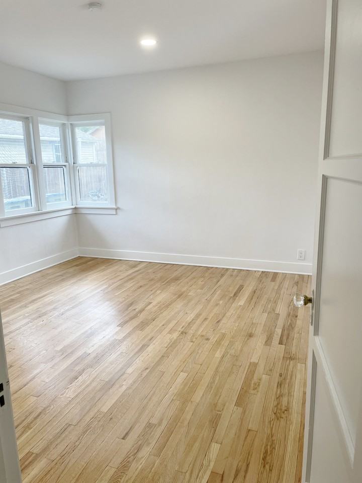 155 S Grand Oaks Ave #NA - Photo 3 of 22