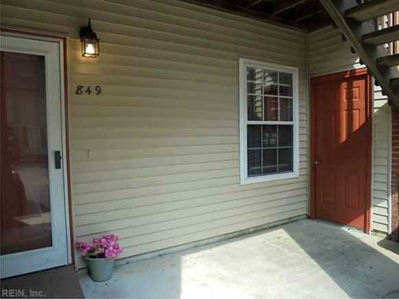 849 Gas Light Ln - Photo 3 of 19