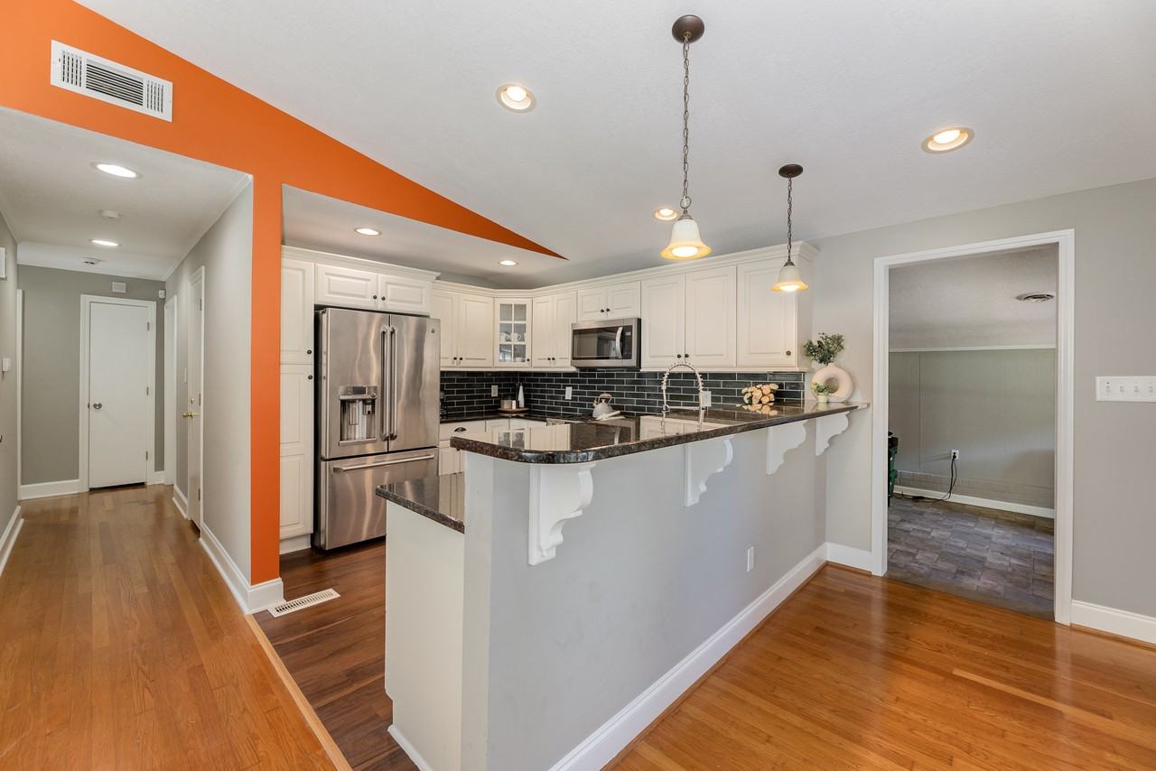 234 Forest Dr - Photo 6 of 32