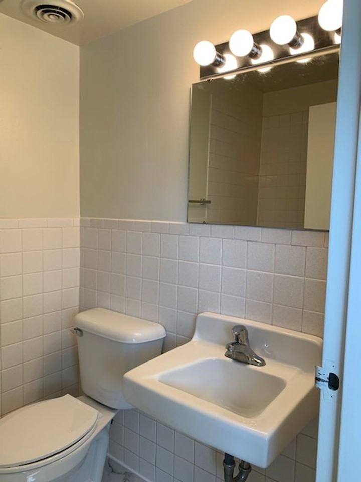 Bluffview Apartments - Photo 6 of 50