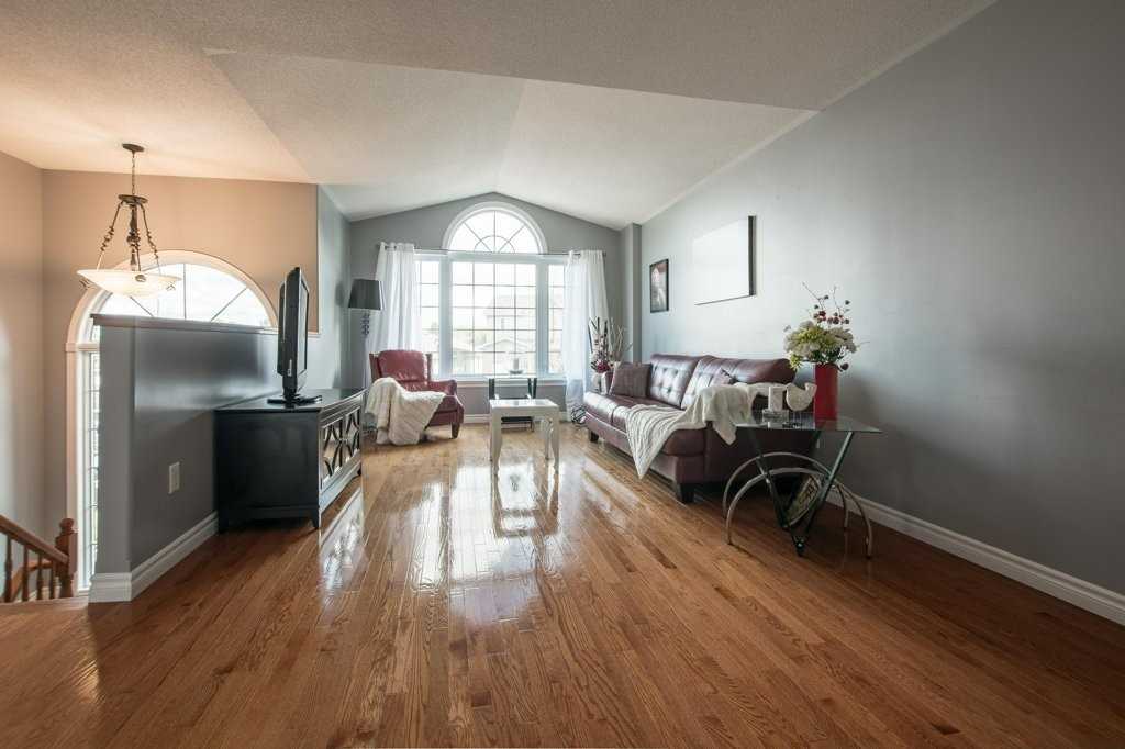 444 Dolshire St Uppr - Photo 2 of 9