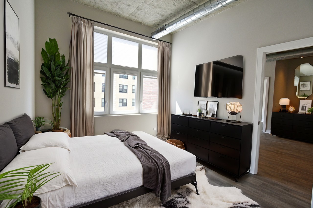 3817 45 N. BROADWAY St. #3833-405 - Photo 2 of 19