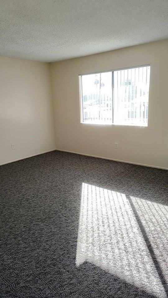 1015-1019  L Street - Photo 6 of 20