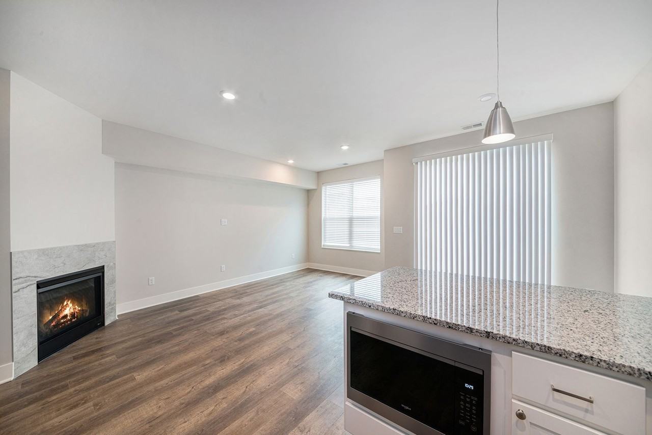 3453 Rayjay Dr Ne - Photo 3 of 19